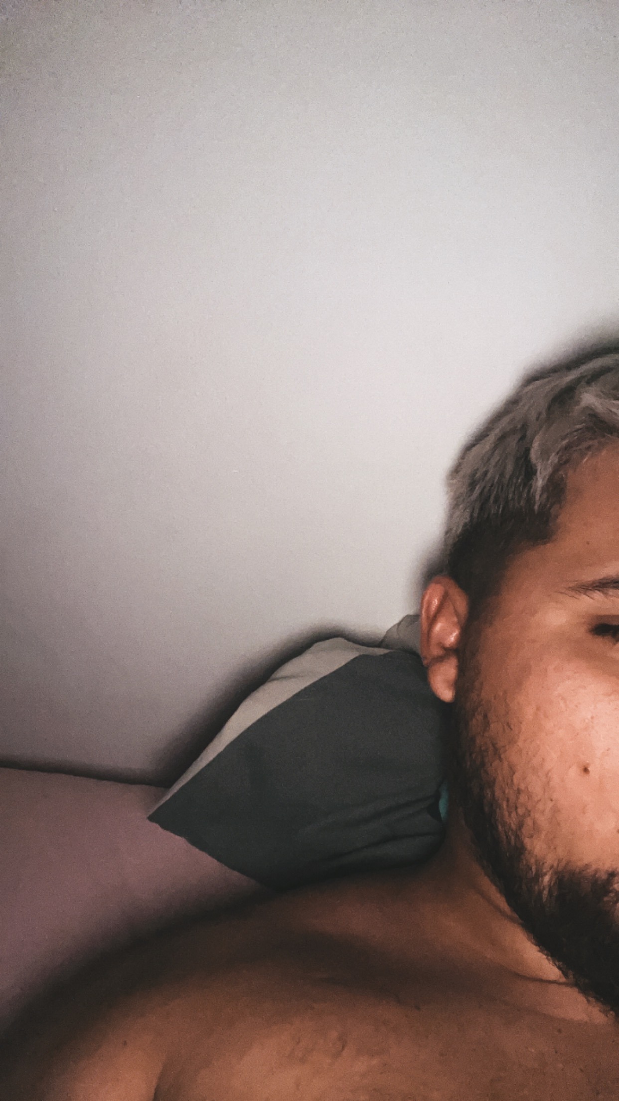 Novak - Violès - Vaucluse | Rencontre Trans