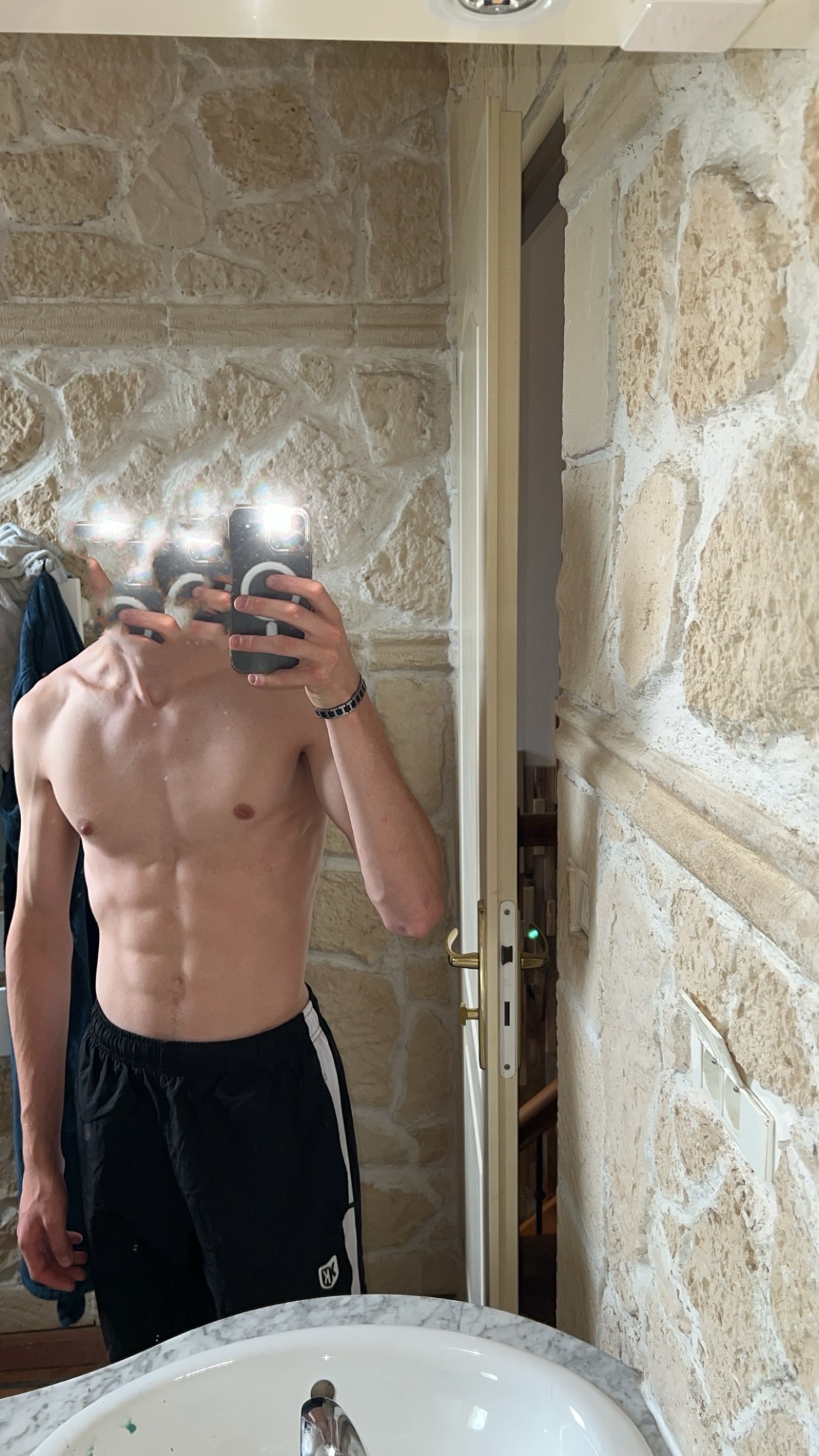 Armani - Manot - Charente | Rencontre Trans